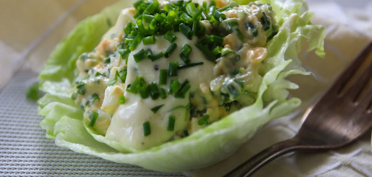 EIERSALAT MIT SCHNITTLAUCH EIERSALAT MIT SCHNITTLAUCH