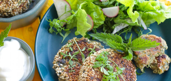 ZUCCHINIPUFFER MIT BRENNNESSEL ZUCCHINIPUFFER MIT BRENNNESSEL