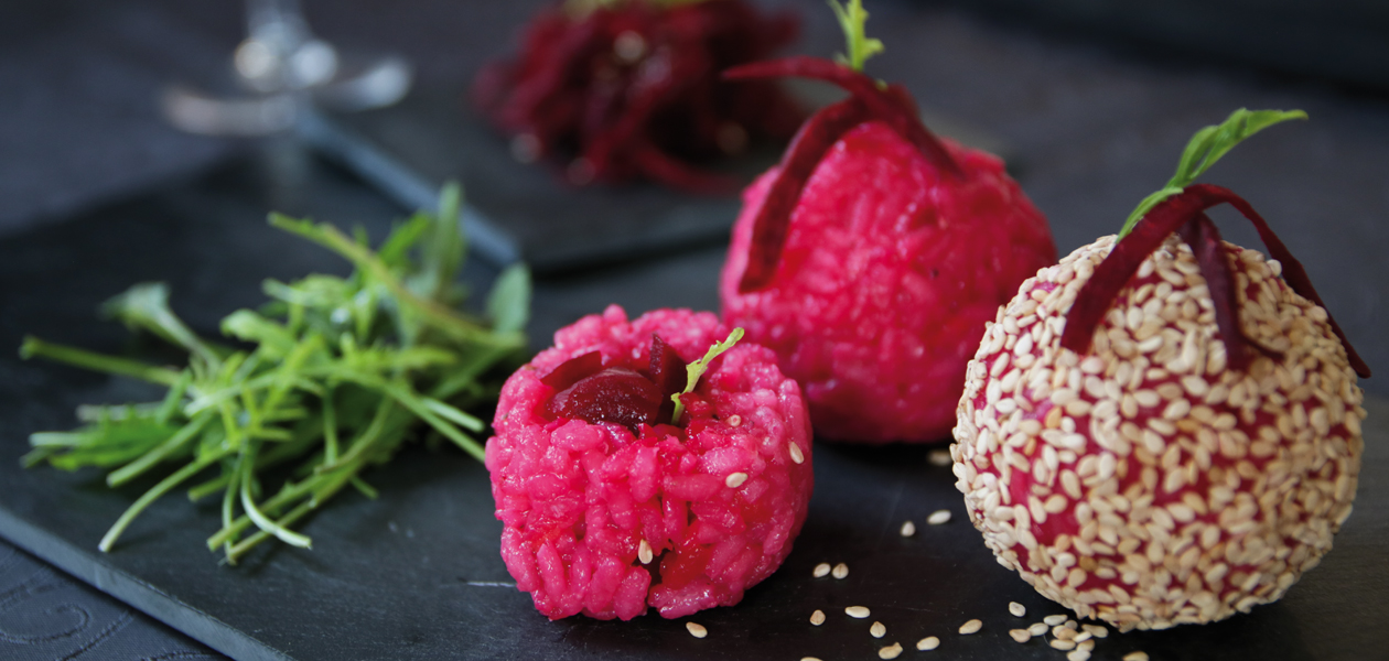 WEIHNACHTLICHE ROTE BETE KUGELN