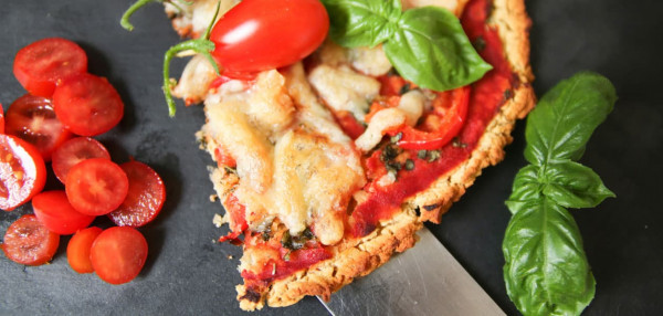 LINSENPIZZA MIT SUGO AUS FIGUR BALANCE PIKANT TOMATENSUPPE LINSENPIZZA MIT SUGO AUS FIGUR BALANCE PIKANT TOMATENSUPPE